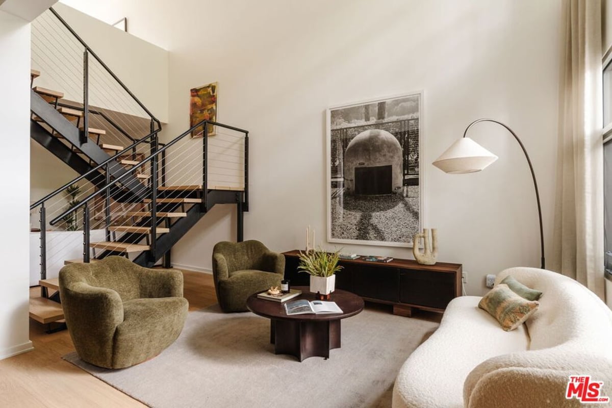 4111 W Sunset Boulevard 111, Los Angeles, CA 90029 — photo 1 of 33