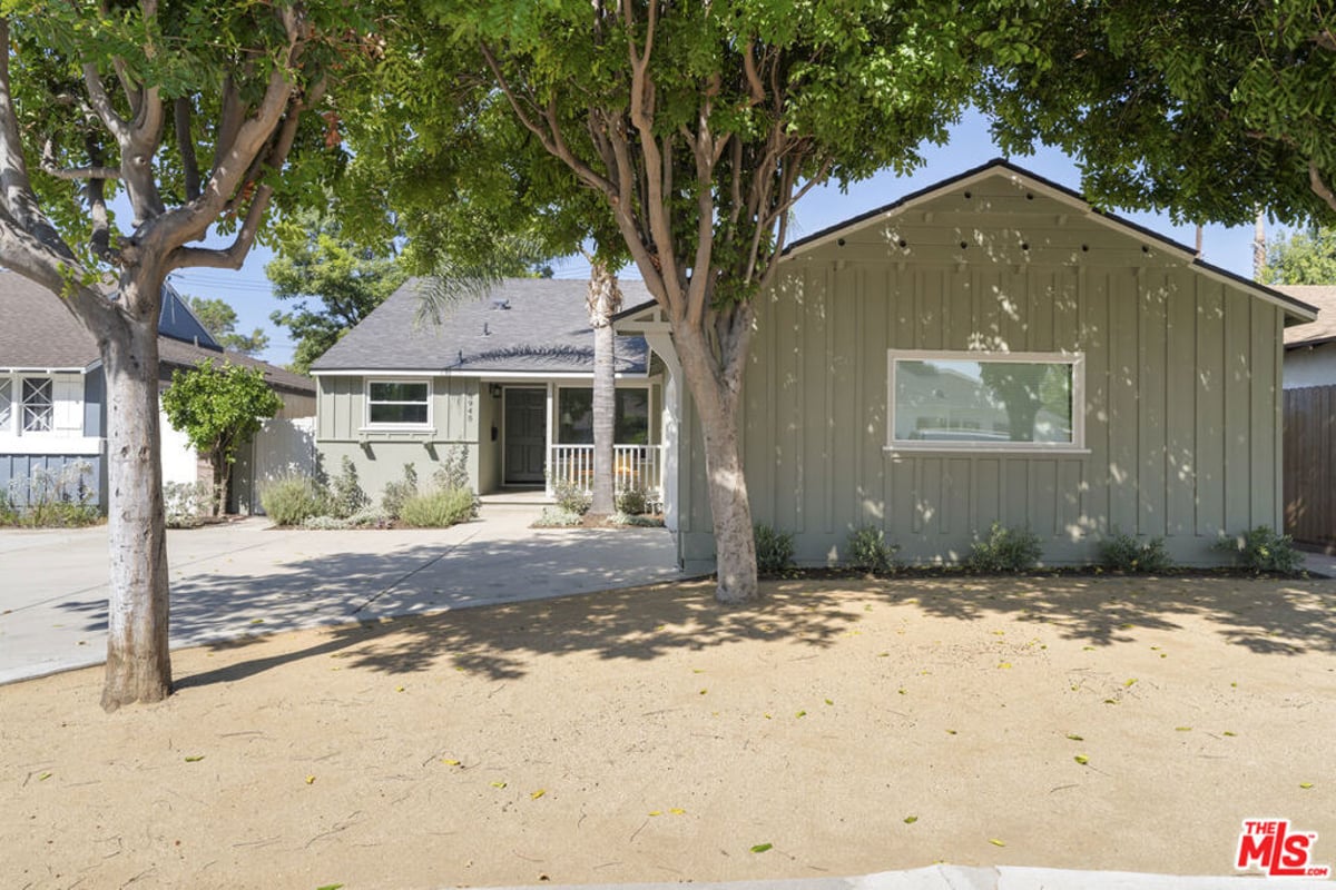 6945 Cedros Avenue, Los Angeles, CA 91405 — photo 1 of 48