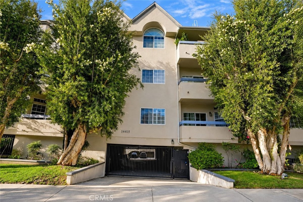 14415 Benefit Street 101, Sherman Oaks, CA 91423 — photo 1 of 37