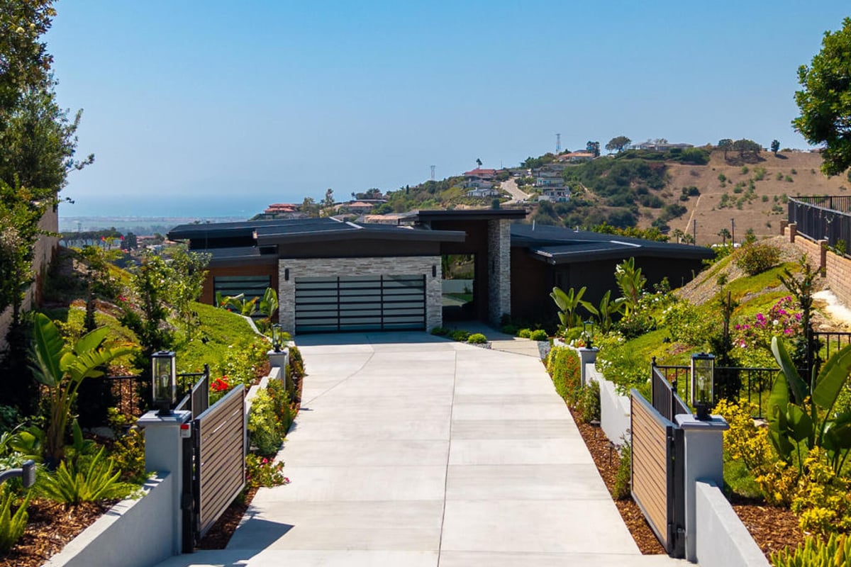 7152 Ridgecrest Court, Ventura, CA 93003 — photo 1 of 57