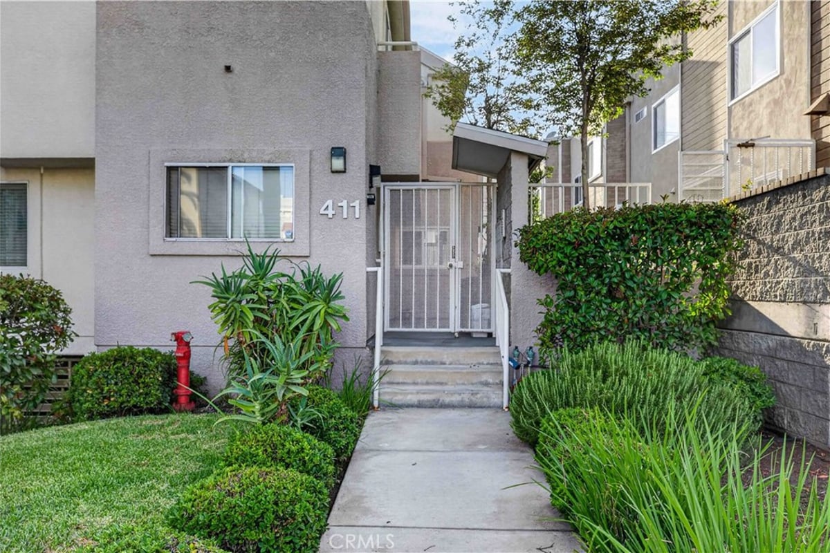 411 N Jackson, Glendale, CA 91206 — photo 1 of 20