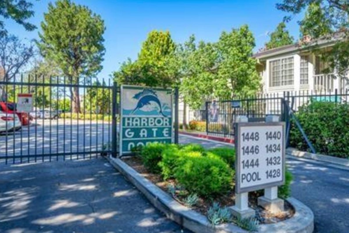 1446 Brett Place 36, San Pedro, CA 90732 — photo 1 of 31