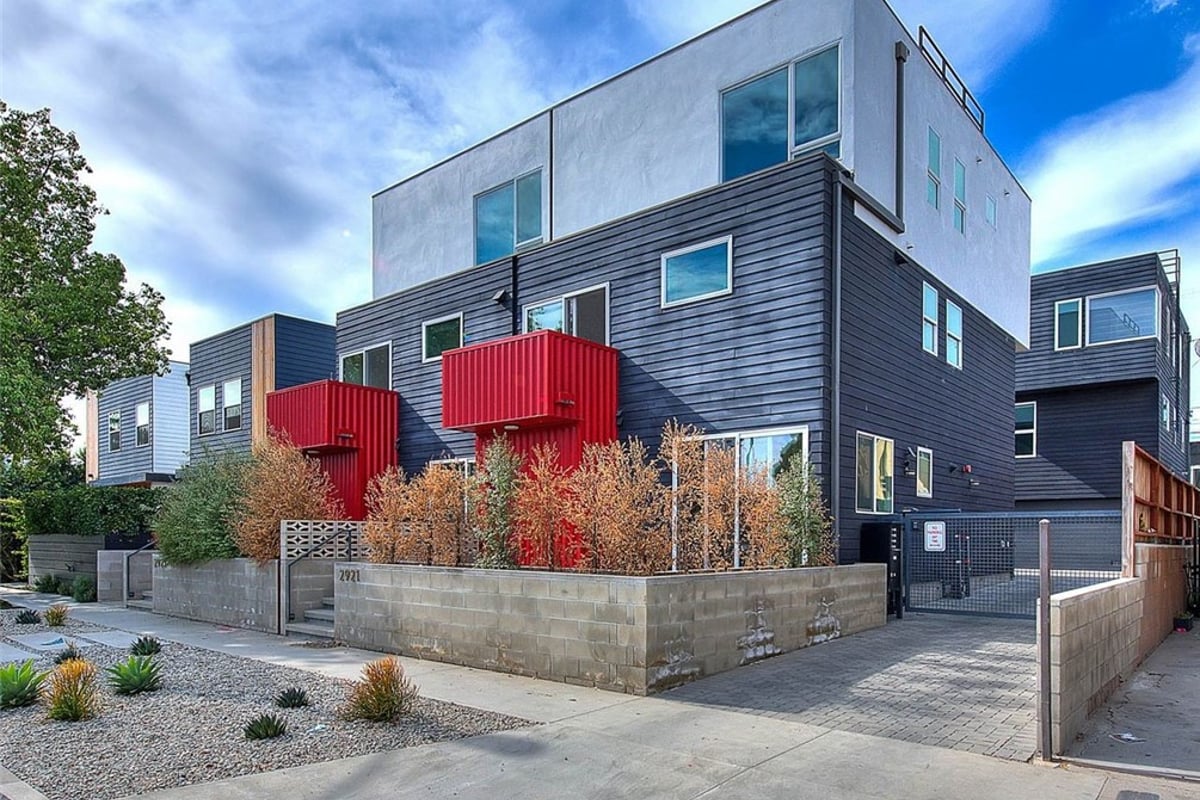 2925 S Cloverdale Avenue, Los Angeles, CA 90016 — photo 1 of 23
