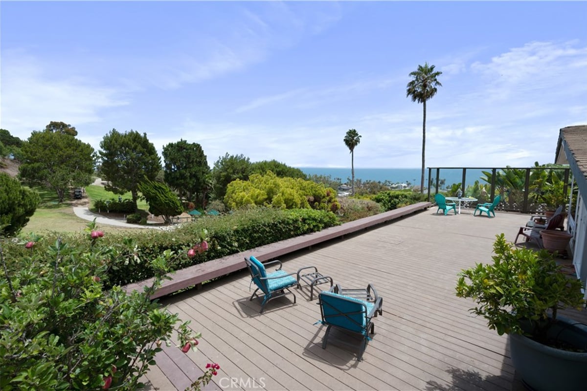 2275 W 25th 18, San Pedro, CA 90732 — photo 1 of 31