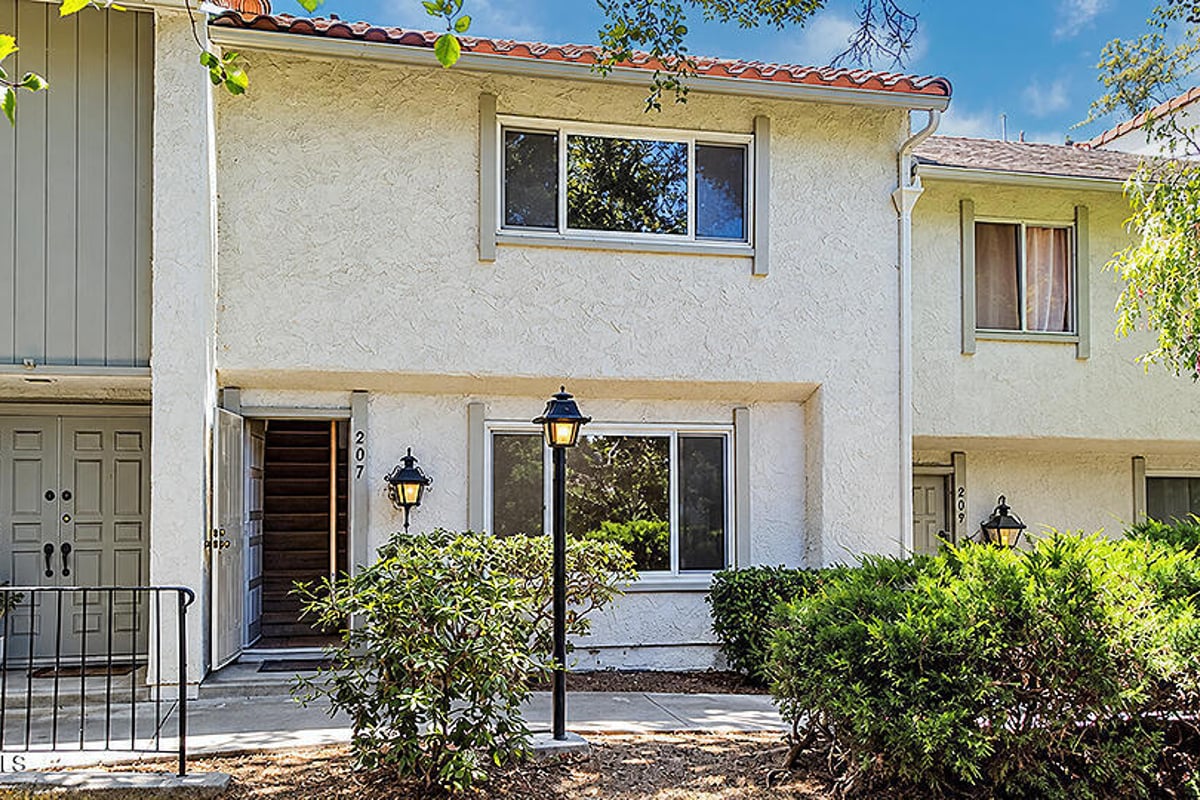 207 Green Heath Place, Thousand Oaks, CA 91361 — photo 1 of 49