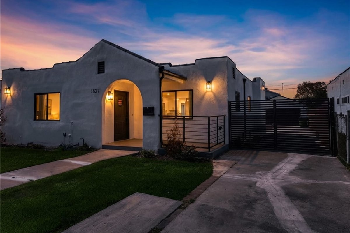 1827 W 76th, Los Angeles, CA 90047 — photo 1 of 43