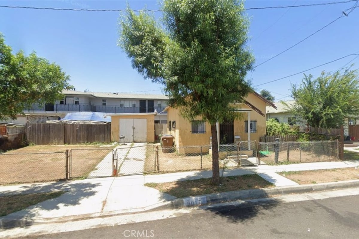 9017 S Budlong, Los Angeles, CA 90044 — photo 1 of 2
