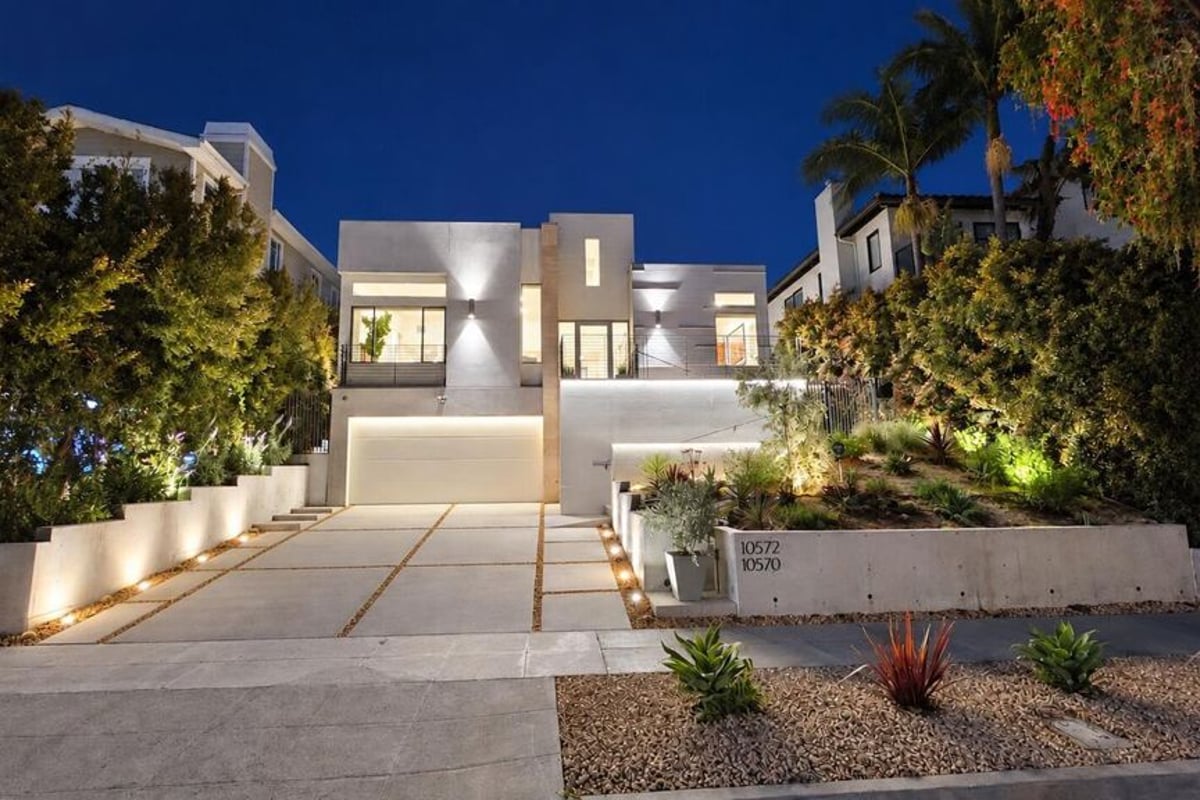 10572 Putney Road, Los Angeles, CA 90064 — photo 1 of 65