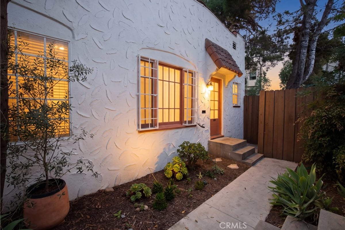 3311 S Durango, Los Angeles, CA 90034 — photo 1 of 27