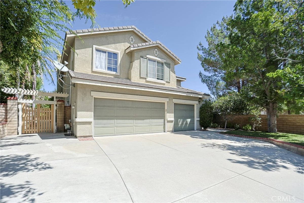 28611 Lupine St, Castaic, CA 91384 — photo 1 of 46