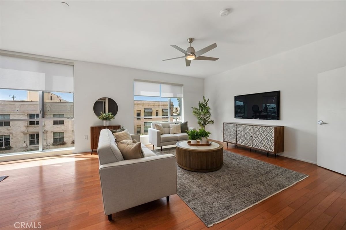 285 W 6th St 326, San Pedro, CA 90731 — photo 1 of 23