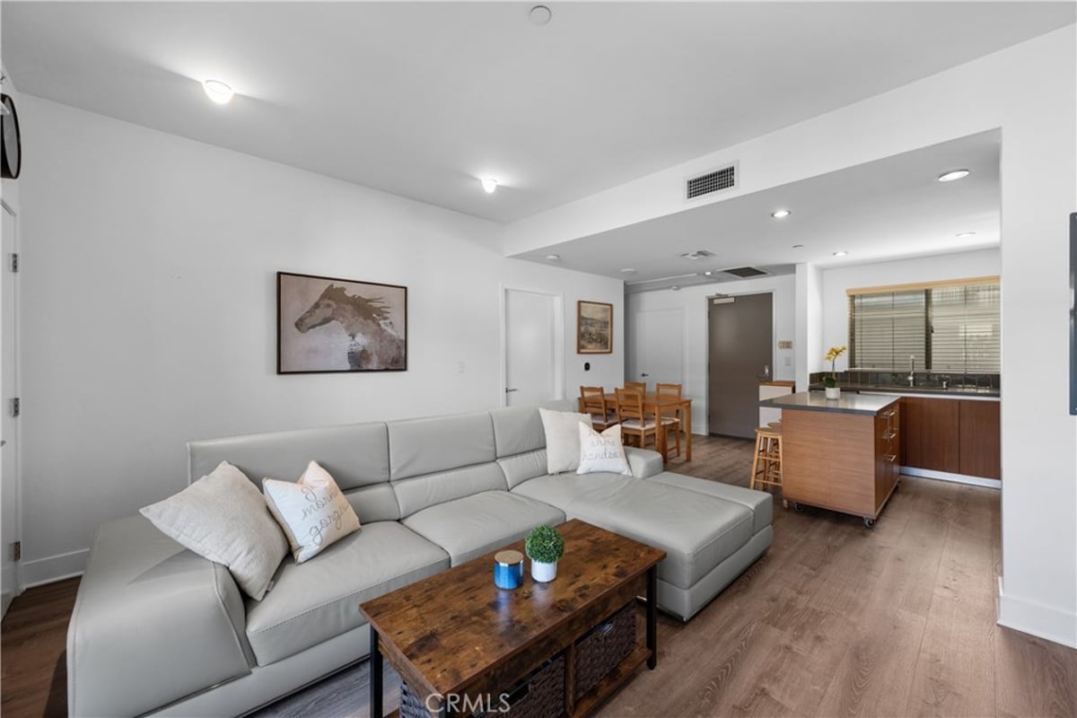 1700 Sawtelle Boulevard 317, Los Angeles, CA 90025 — photo 1 of 20
