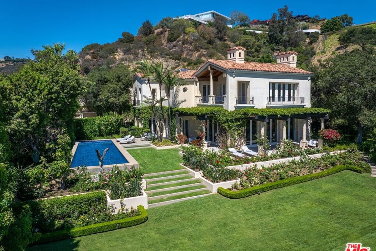 1672 Waynecrest Drive, Beverly Hills, CA 90210 — photo 1 of 35