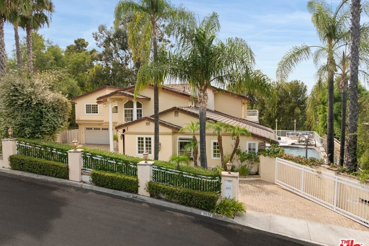 4615 White Oak Place, Los Angeles, CA 91316 — photo 1 of 25