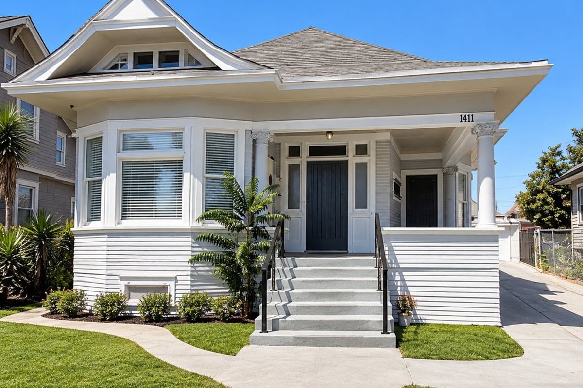 1411 Albany Street, Los Angeles, CA 90015 — photo 1 of 26