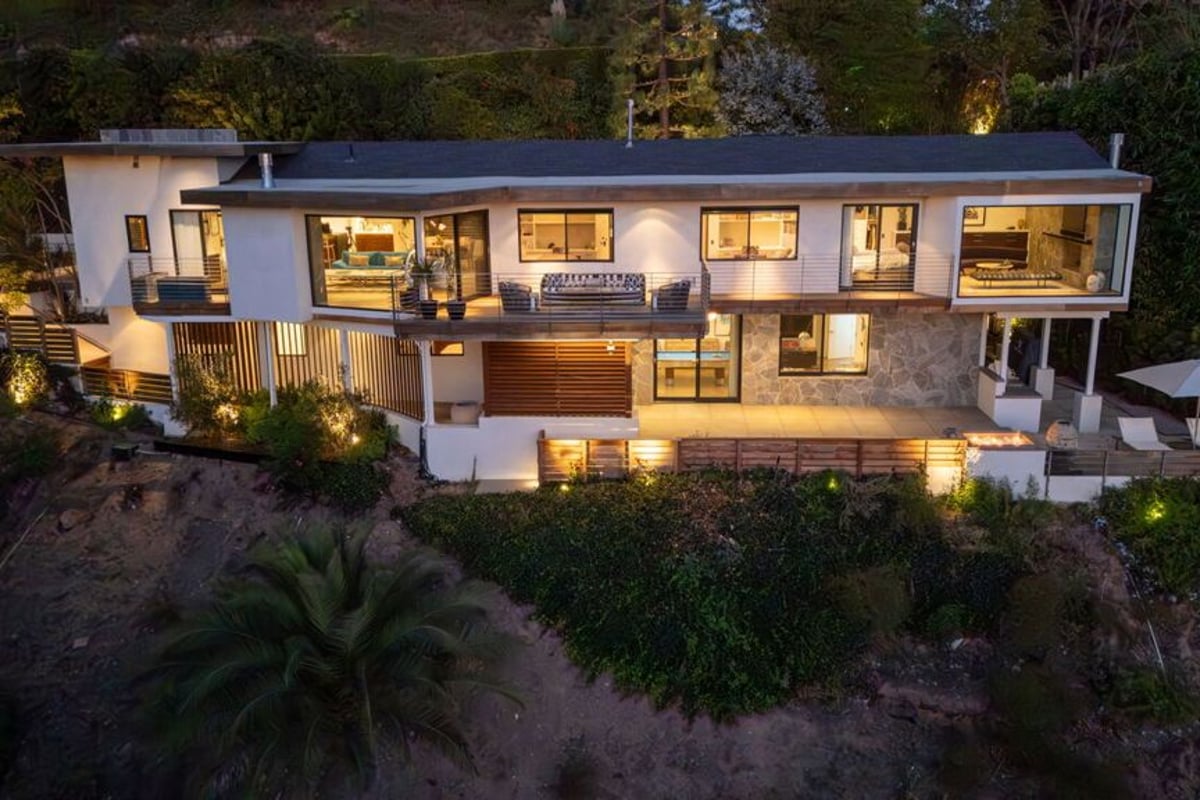 1570 Casale Road, Los Angeles, CA 90272 — photo 1 of 28