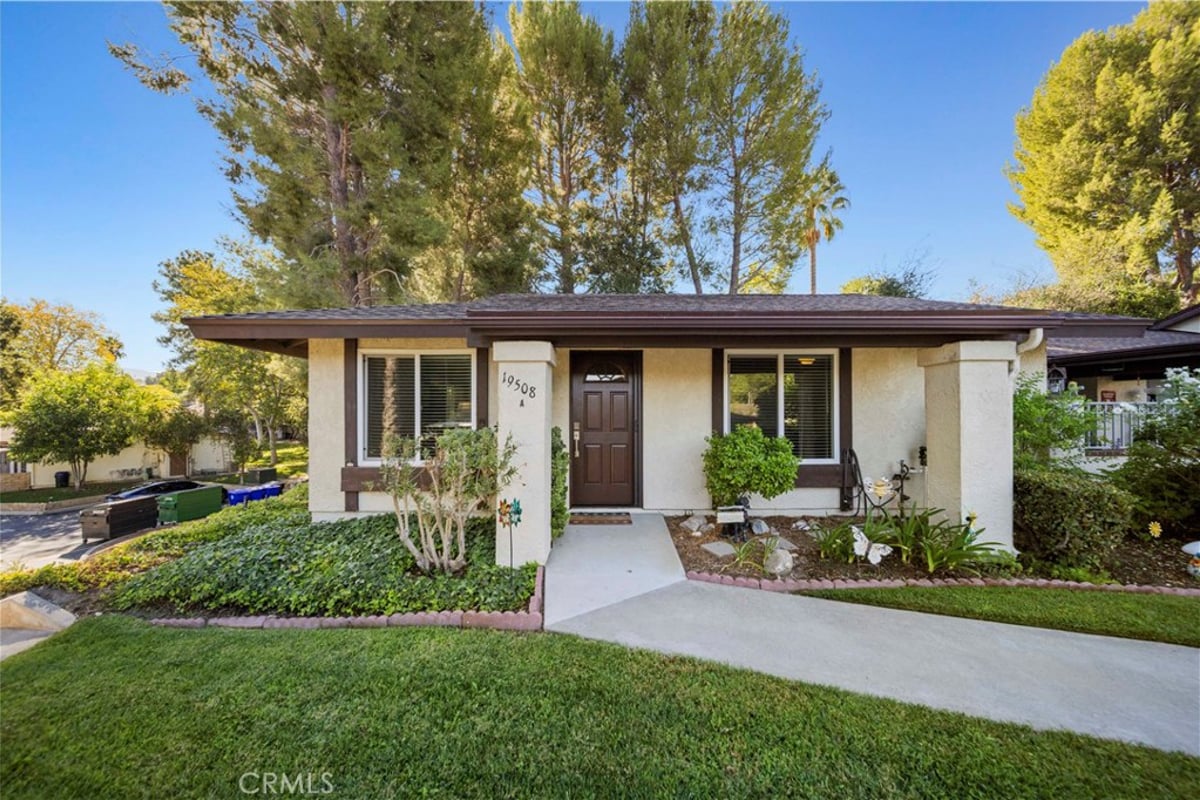 19508 Avenue Of The Oaks, Newhall, CA 91321 — photo 1 of 52