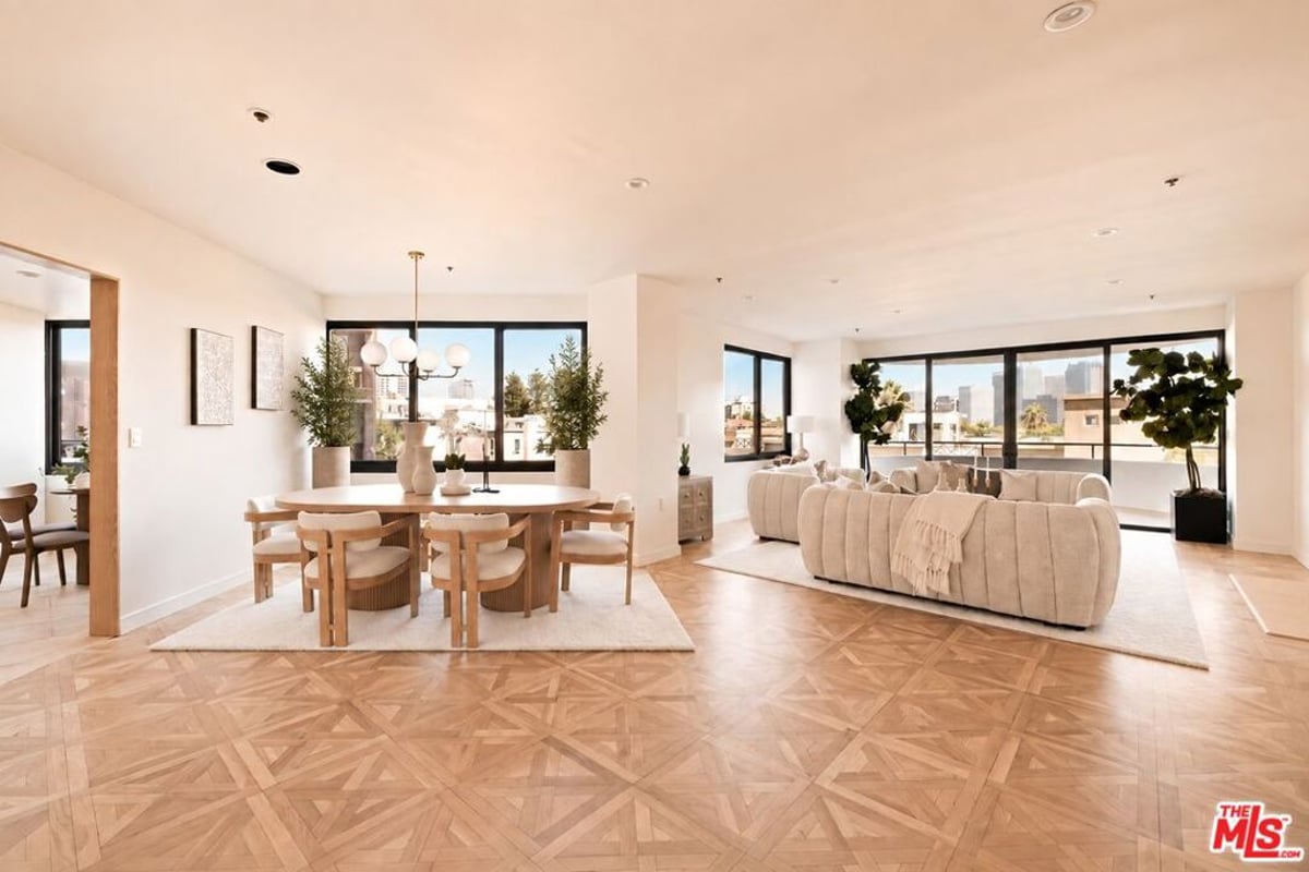 10560 Wilshire Boulevard 404, Los Angeles, CA 90024 — photo 1 of 45