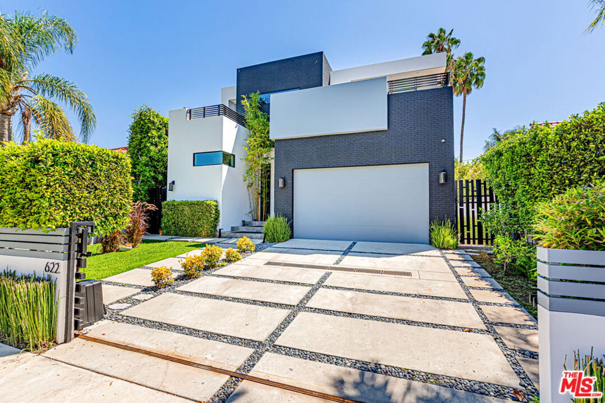 622 S Sycamore Avenue, Los Angeles, CA 90036 — photo 1 of 56