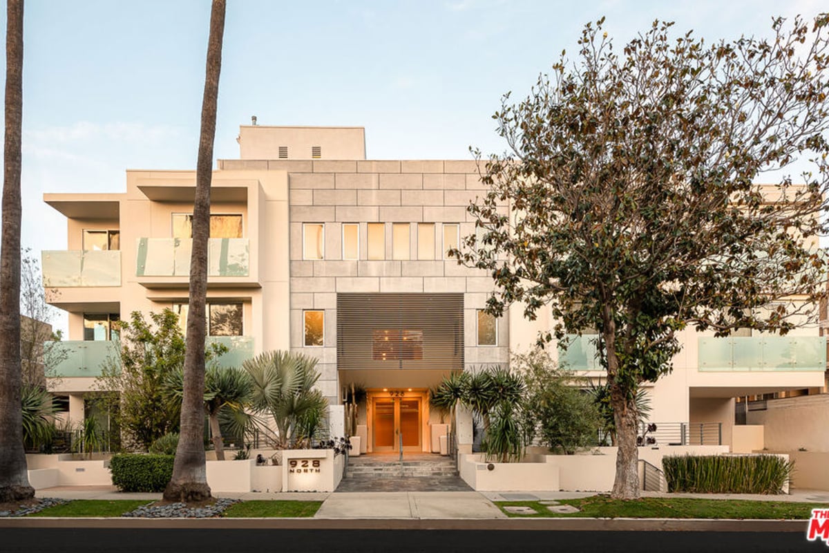 928 N Croft Avenue 303, West Hollywood, CA 90069 — photo 1 of 29