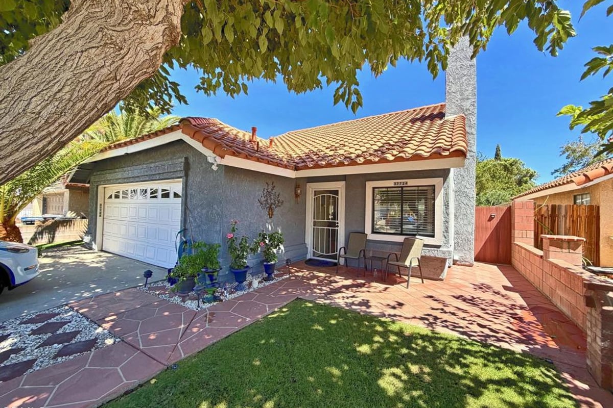 37724 Barrinson Street, Palmdale, CA 93550 — photo 1 of 22