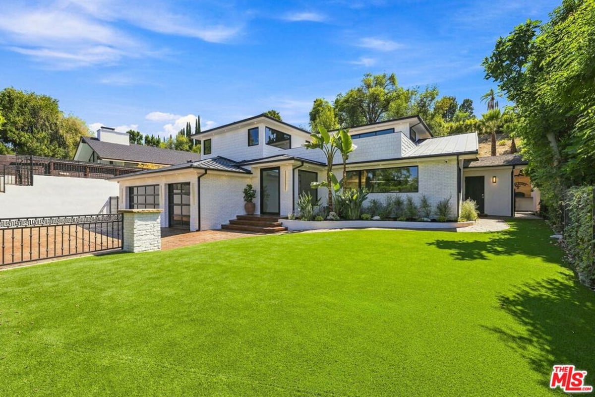 4949 Bilmoor Avenue, Tarzana, CA 91356 — photo 1 of 32