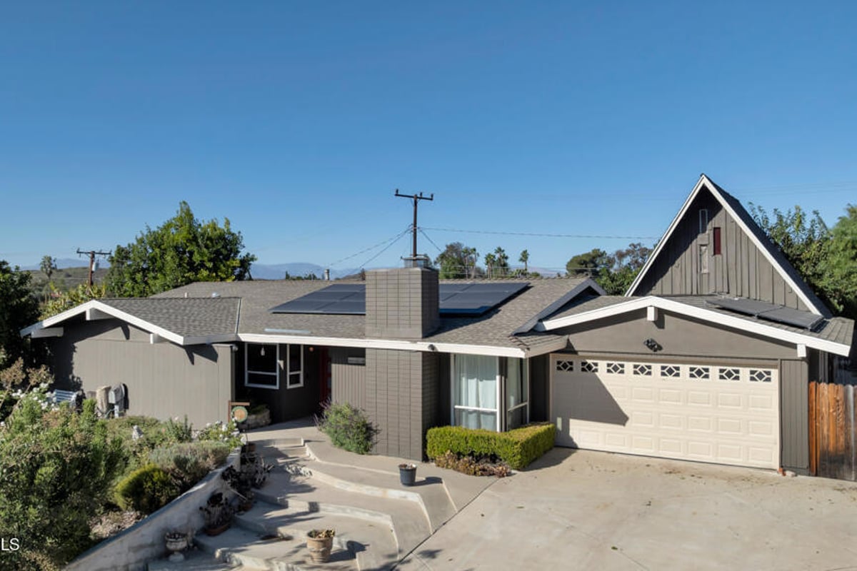 11 Teasdale Street, Thousand Oaks, CA 91360 — photo 1 of 52