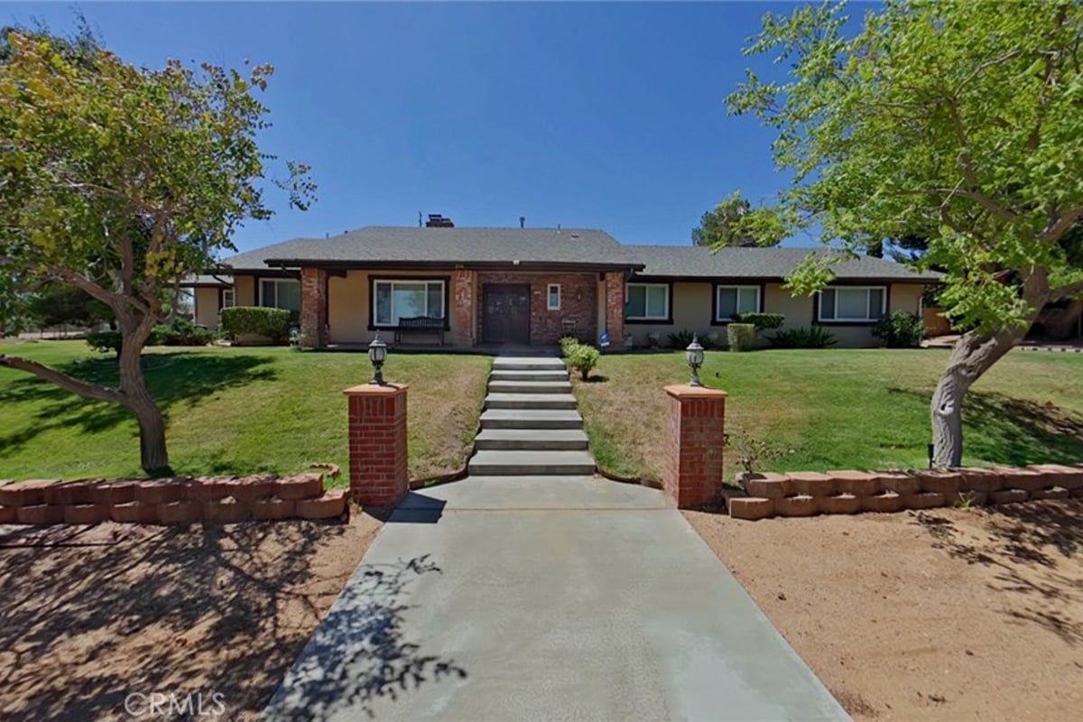 814 Lisa Street, Palmdale, CA 93551 — photo 1 of 65