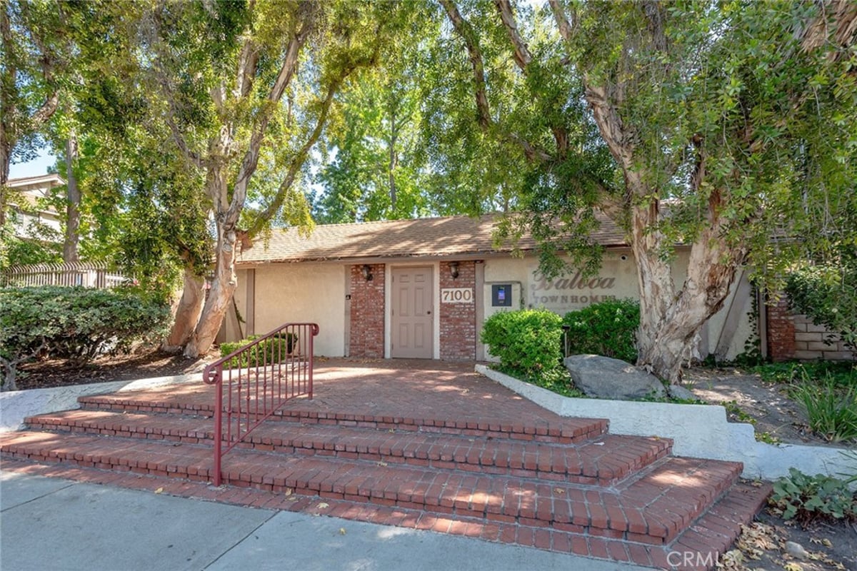 7100 Balboa Boulevard 807, Lake Balboa, CA 91406 — photo 1 of 22
