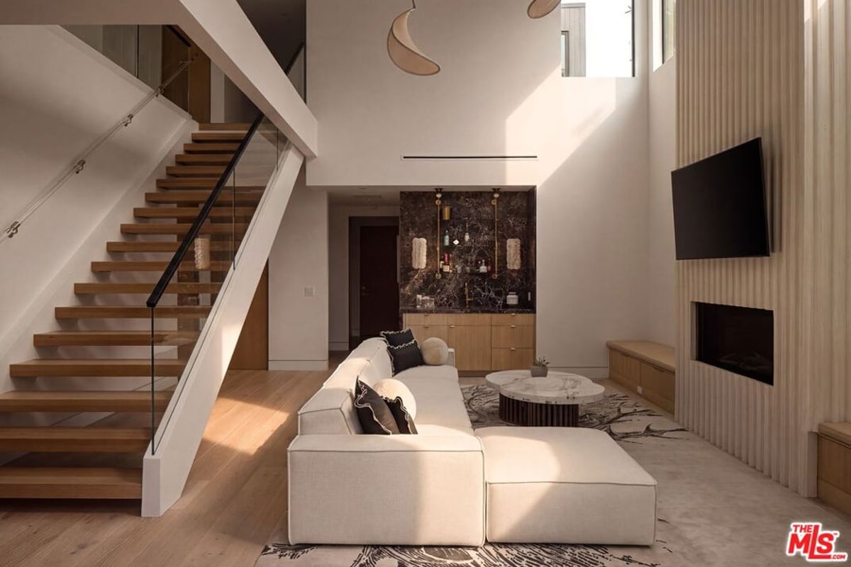 738 Palms Boulevard, Venice, CA 90291 — photo 1 of 34