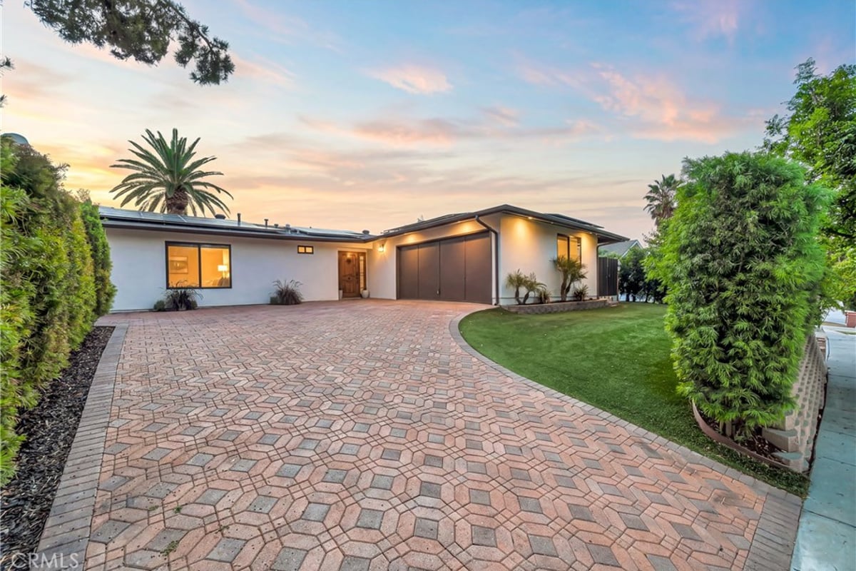 5420 Parkmor, Calabasas, CA 91302 — photo 1 of 42