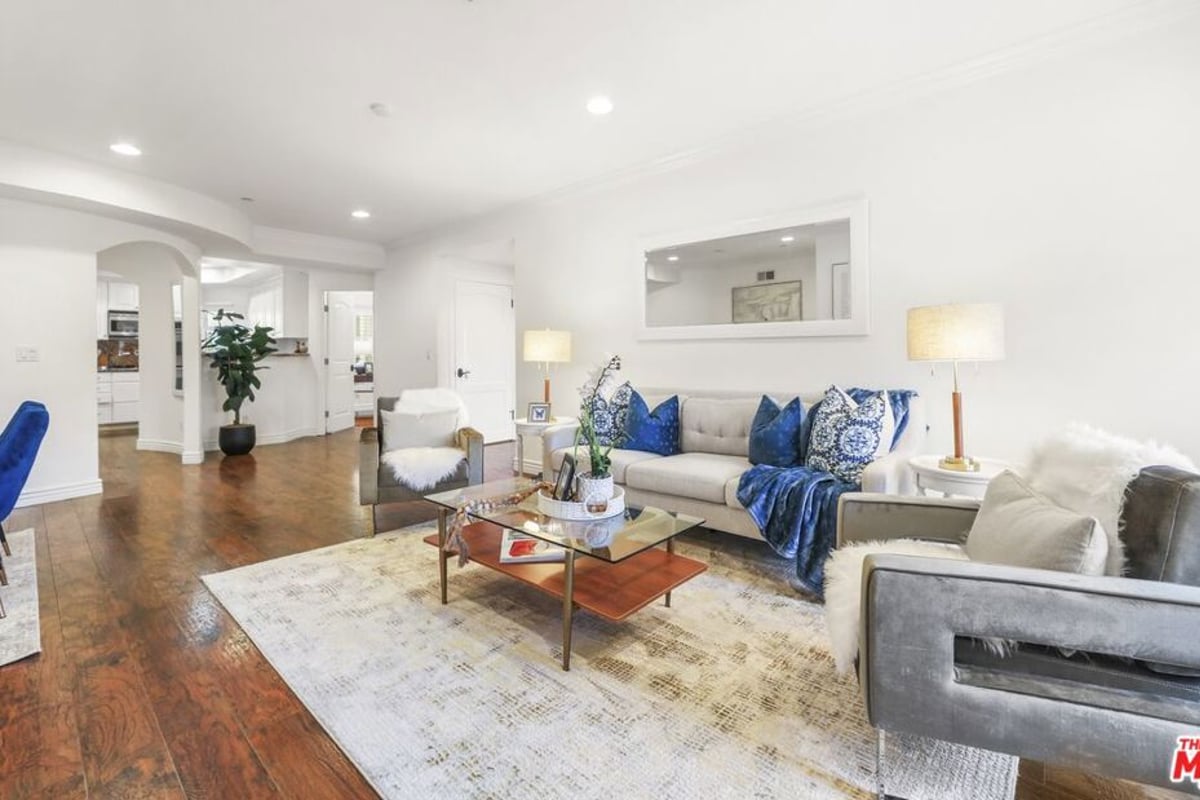 1135 Rexford Drive 302, Los Angeles, CA 90035 — photo 1 of 27