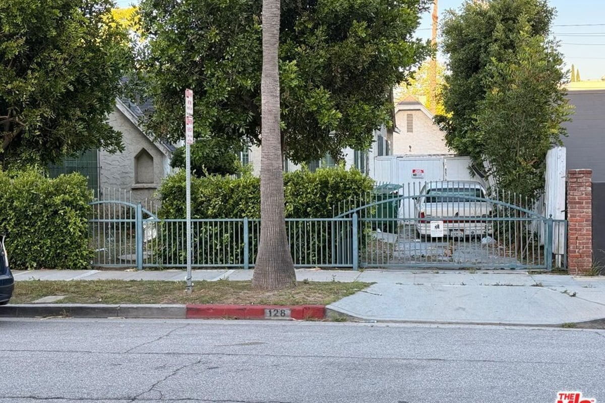 128 N Carson Road, Beverly Hills, CA 90211 — photo 1 of 1