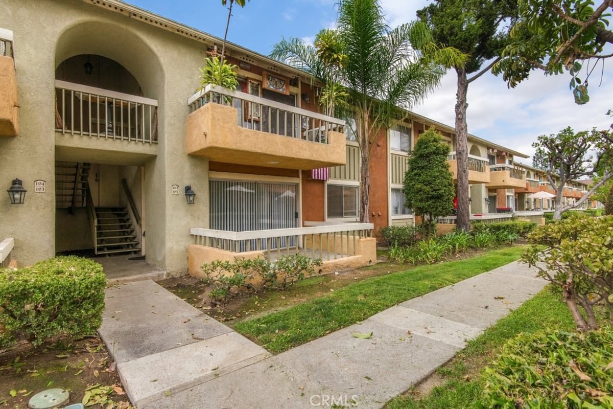 16040 Leffingwell Road 101, Whittier, CA 90603 — photo 1 of 24