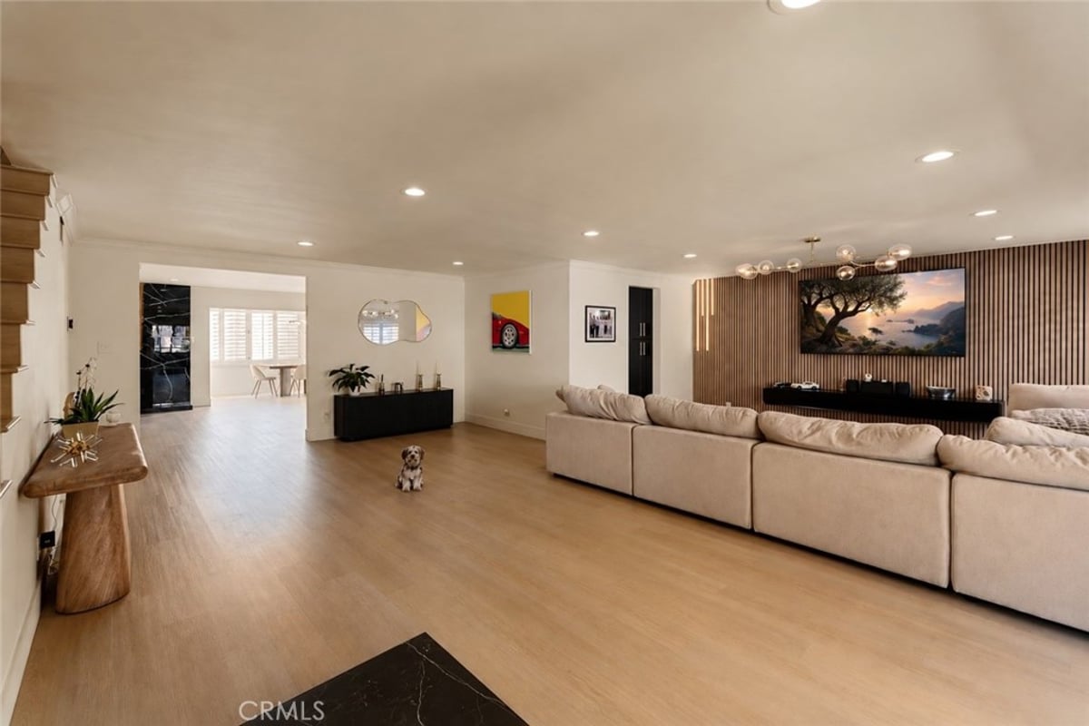 5315 Yarmouth Avenue 104, Encino, CA 91316 — photo 1 of 29