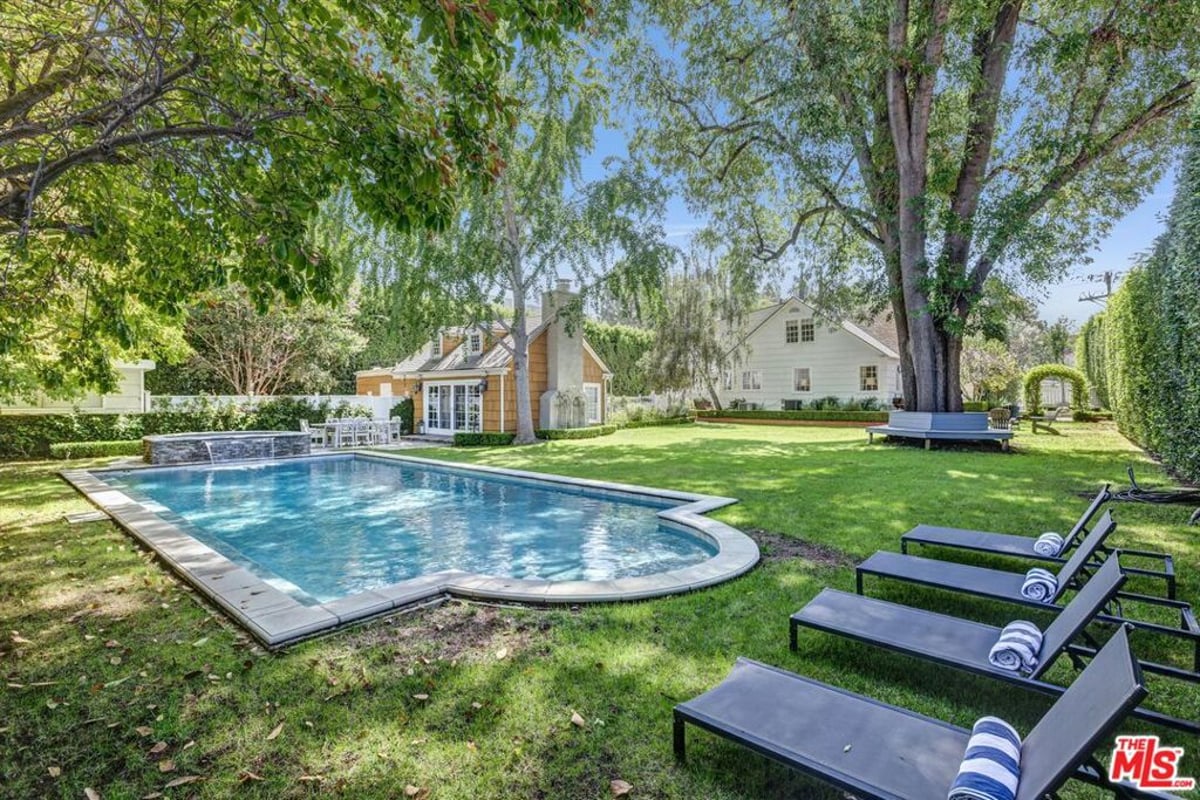 15235 Valley Vista Boulevard, Los Angeles, CA 91403 — photo 1 of 28