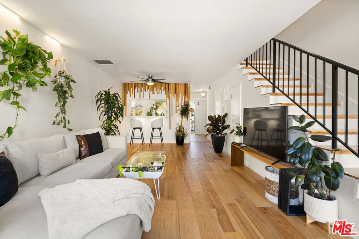 4558 Willis Avenue 123, Los Angeles, CA 91403 — photo 1 of 20