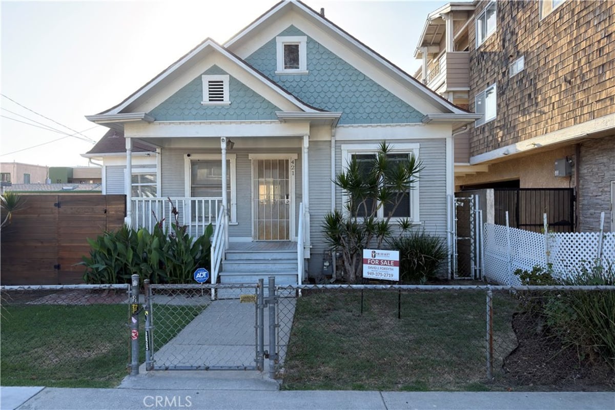421 Almond Avenue, Long Beach, CA 90802 — photo 1 of 8
