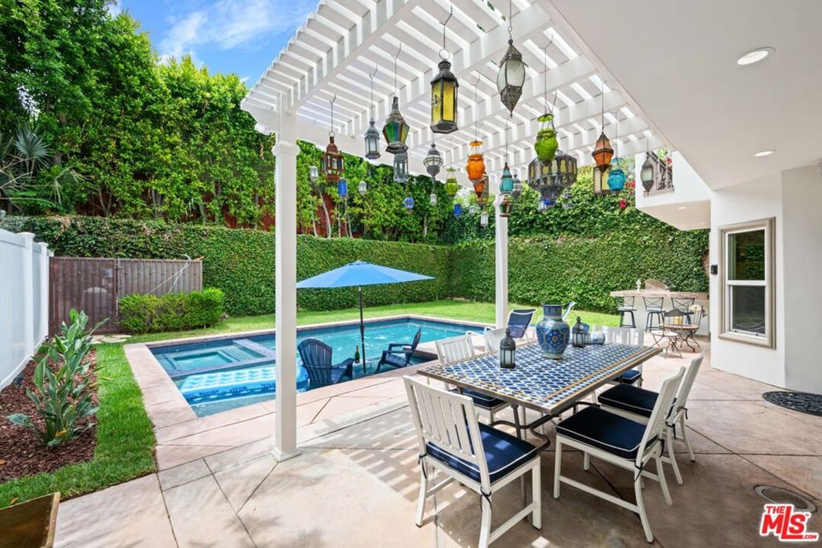 5419 Tampa Avenue, Tarzana, CA 91356 — photo 1 of 42
