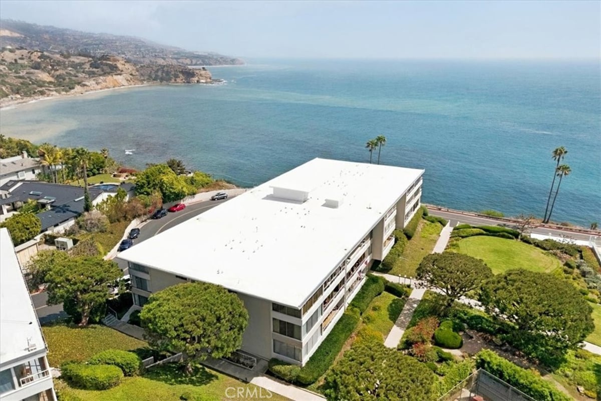 32759 Seagate Dr 103, Rancho Palos Verdes, CA 90275 — photo 1 of 20