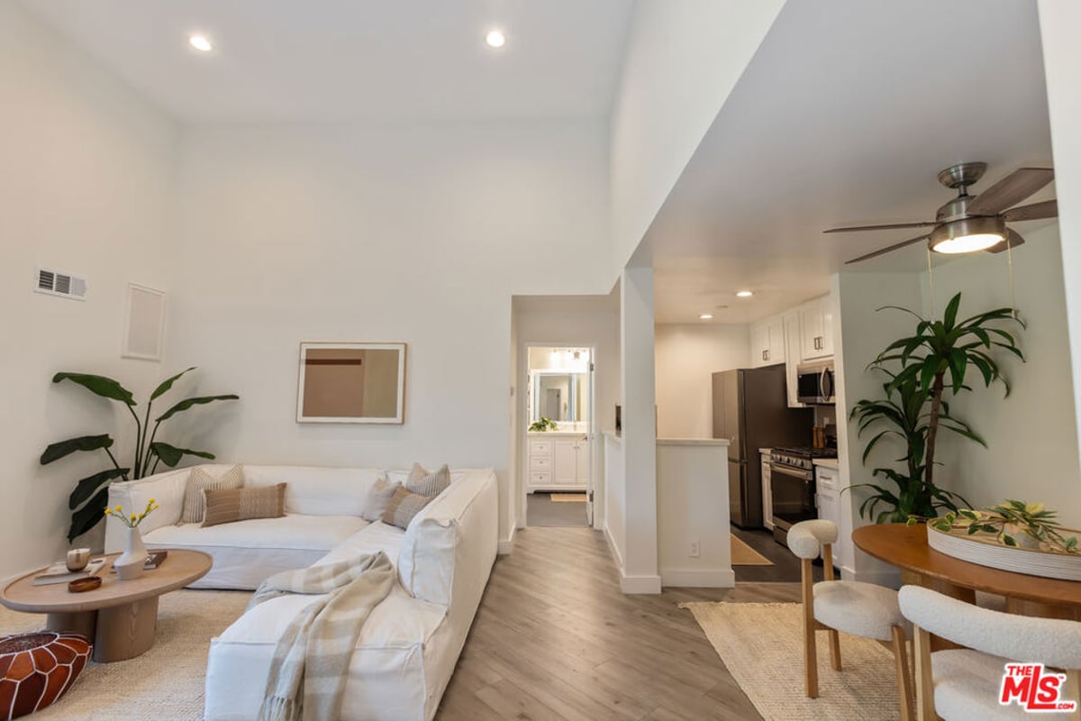 11701 Texas Avenue 308, Los Angeles, CA 90025 — photo 1 of 30