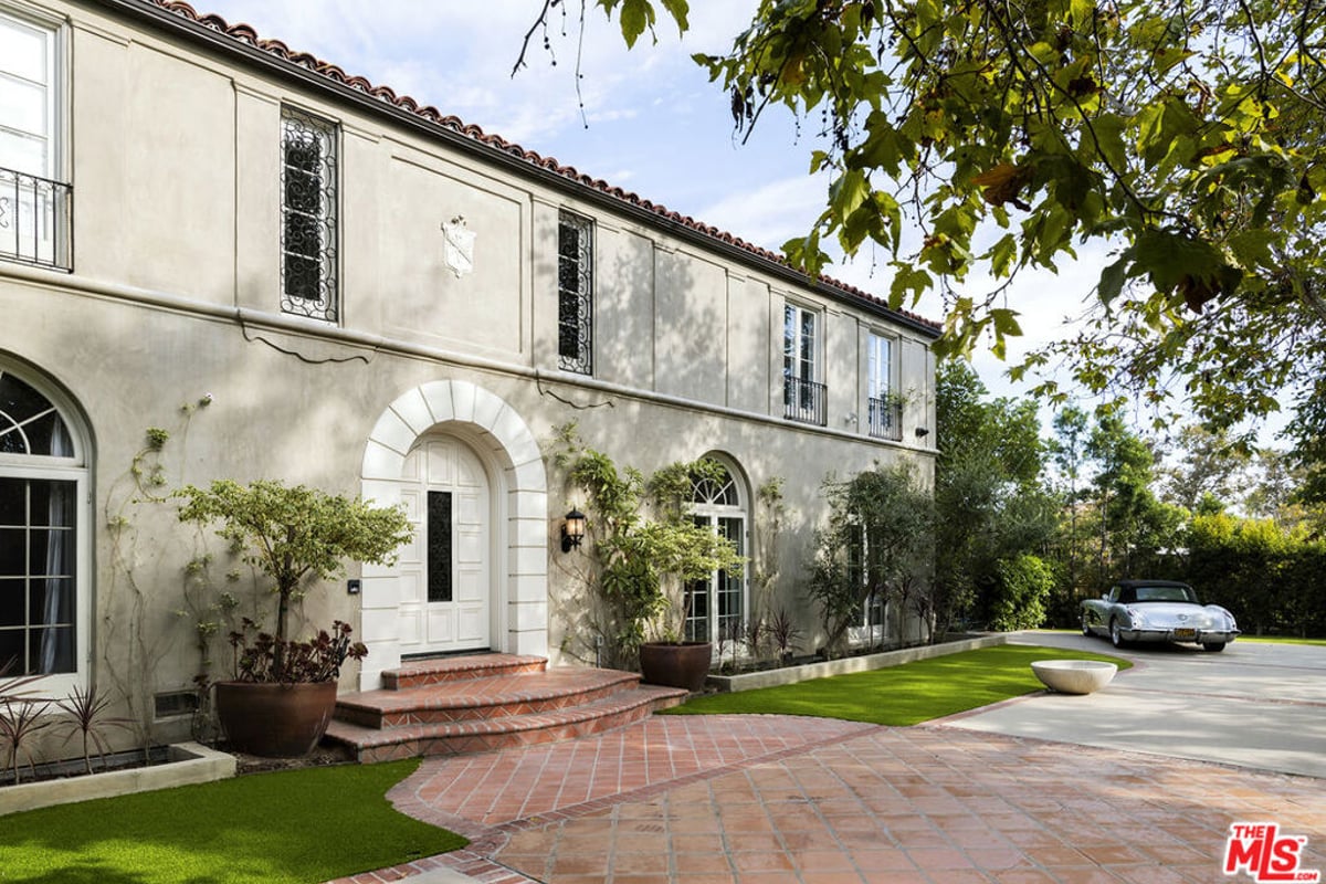 460 S Las Palmas Avenue, Los Angeles, CA 90020 — photo 1 of 45