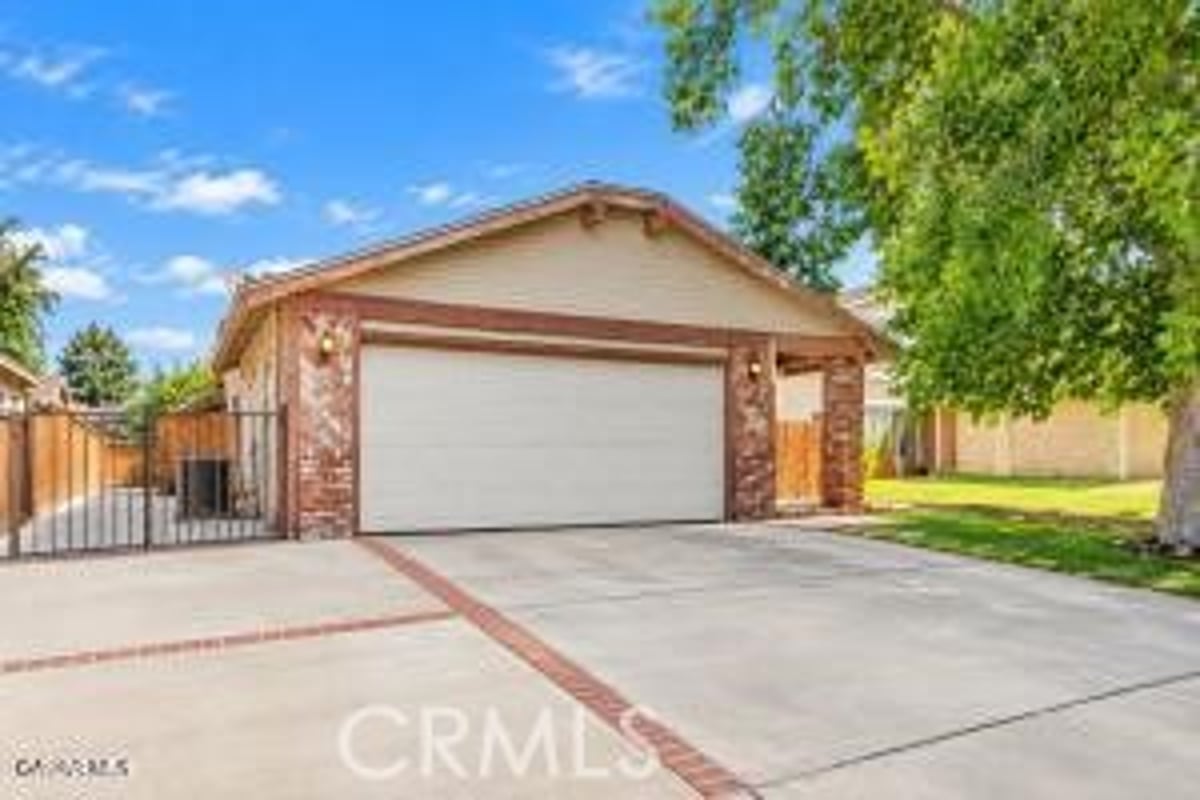 2533 Topaz, Lancaster, CA 93535 — photo 1 of 16