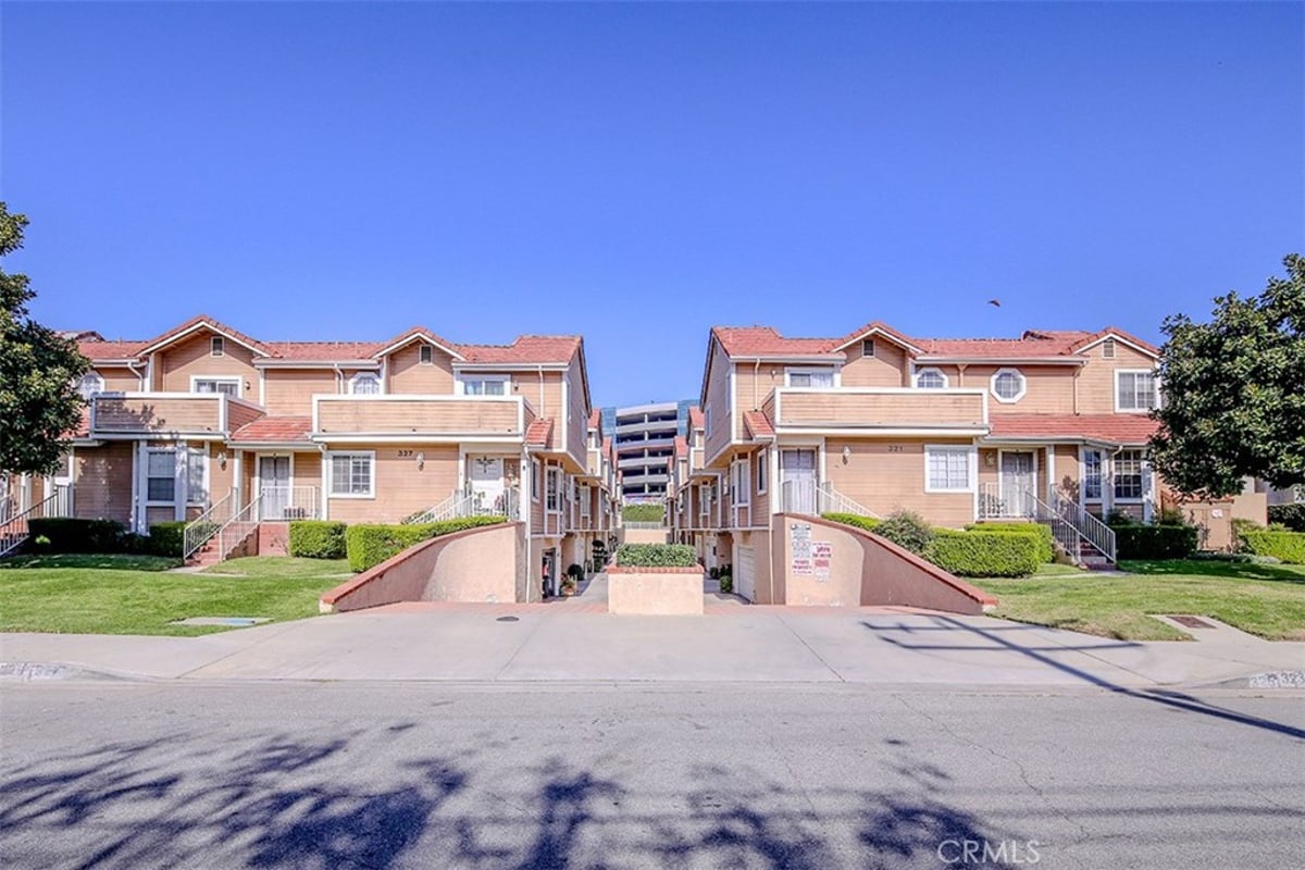331 Genoa E, Monrovia, CA 91016 — photo 1 of 26