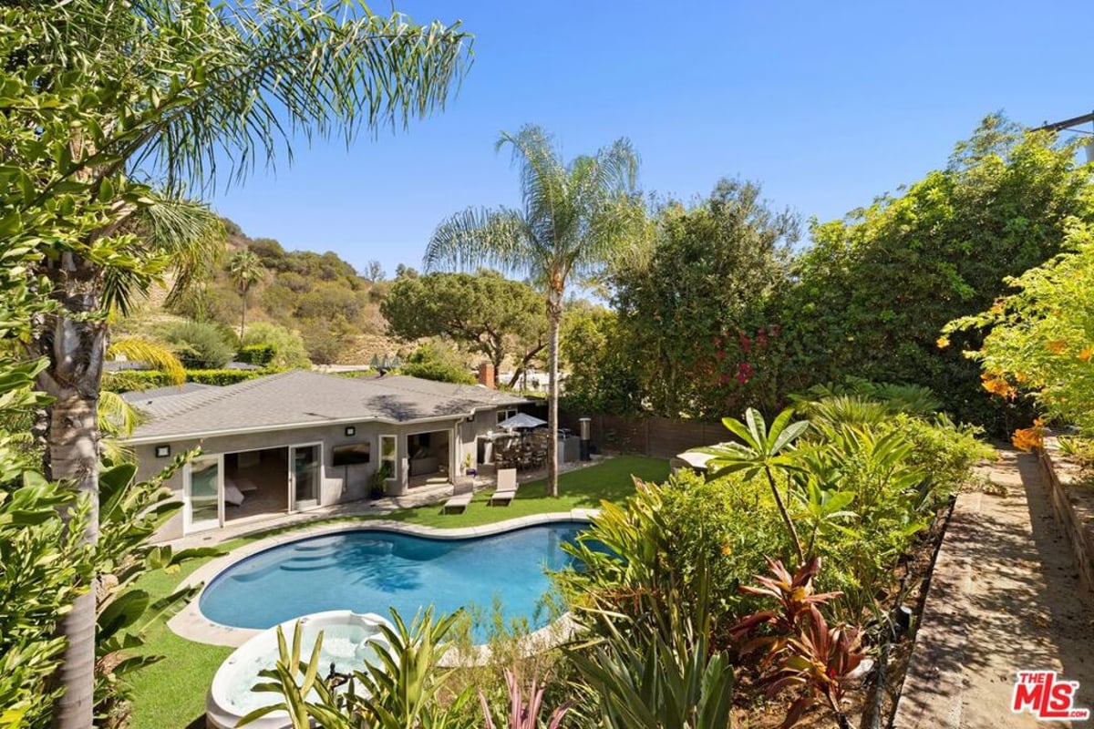8142 Amor Road, Los Angeles, CA 90046 — photo 1 of 26