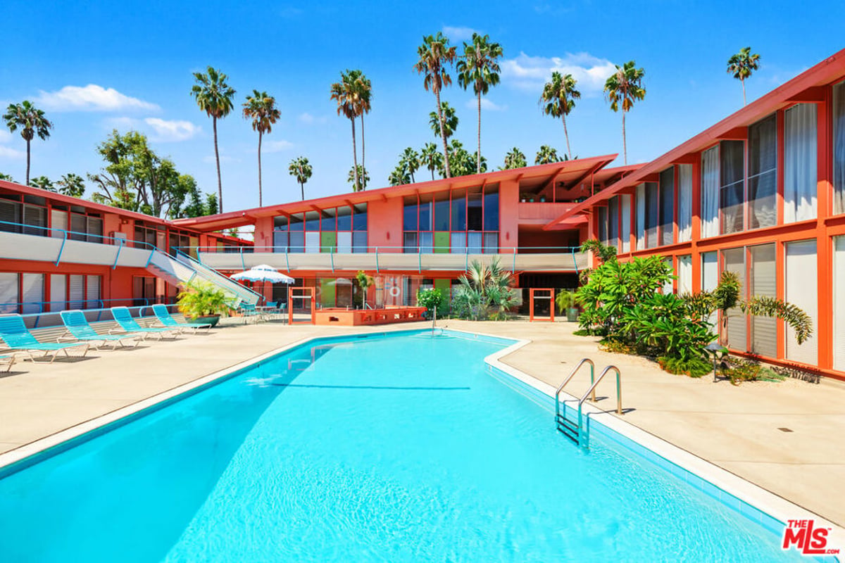 1400 N Hayworth Avenue 6, West Hollywood, CA 90046 — photo 1 of 22