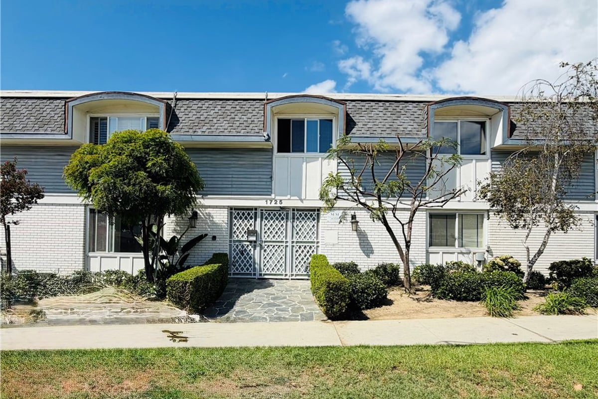 1725 Loma Avenue 6, Long Beach, CA 90804 — photo 1 of 10