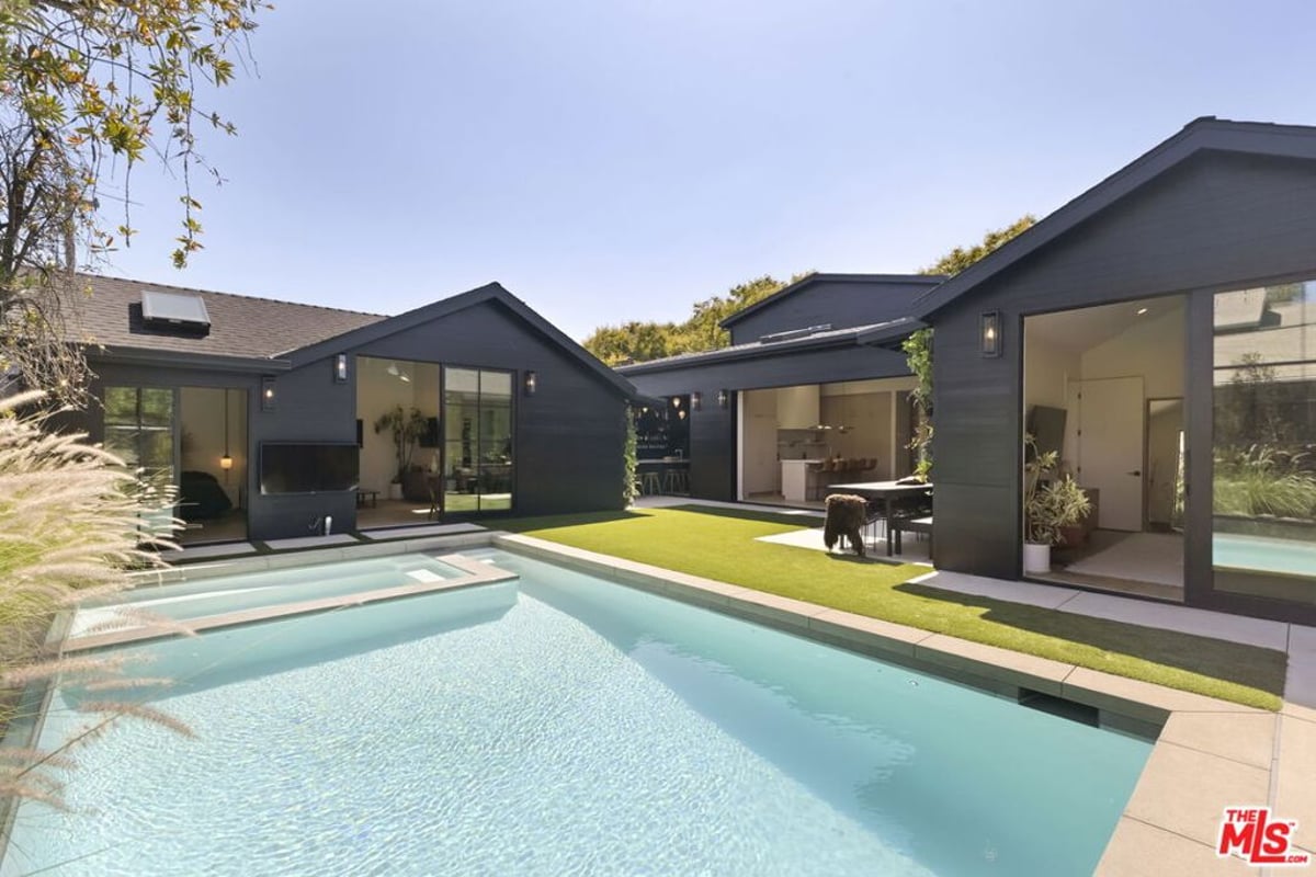 3132 Purdue Avenue, Los Angeles, CA 90066 — photo 1 of 28