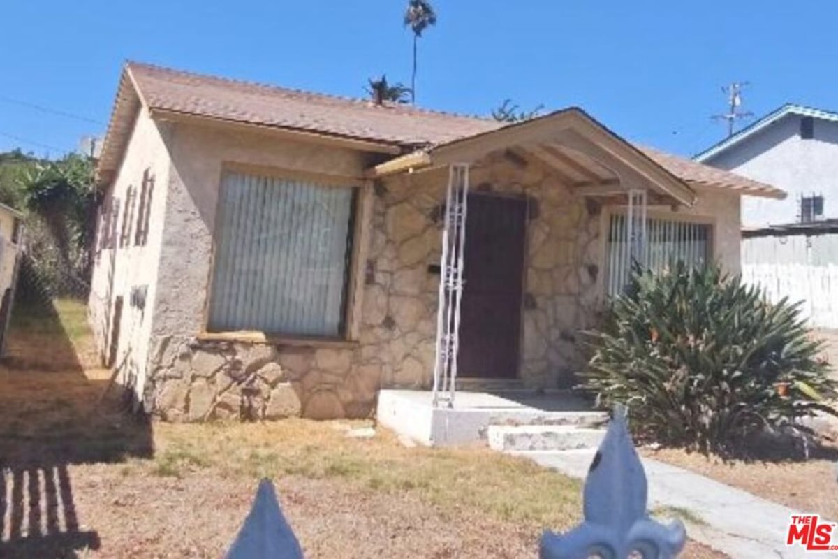 909 E Brett Street, Inglewood, CA 90302 — photo 1 of 1