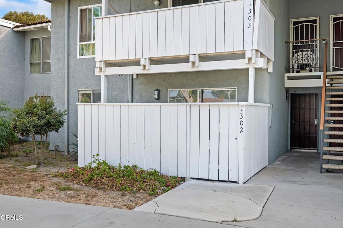 1300 Saratoga Avenue 1302, Ventura, CA 93003 — photo 1 of 24